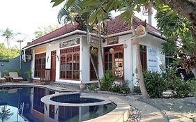 Lovina Vibes Hotel